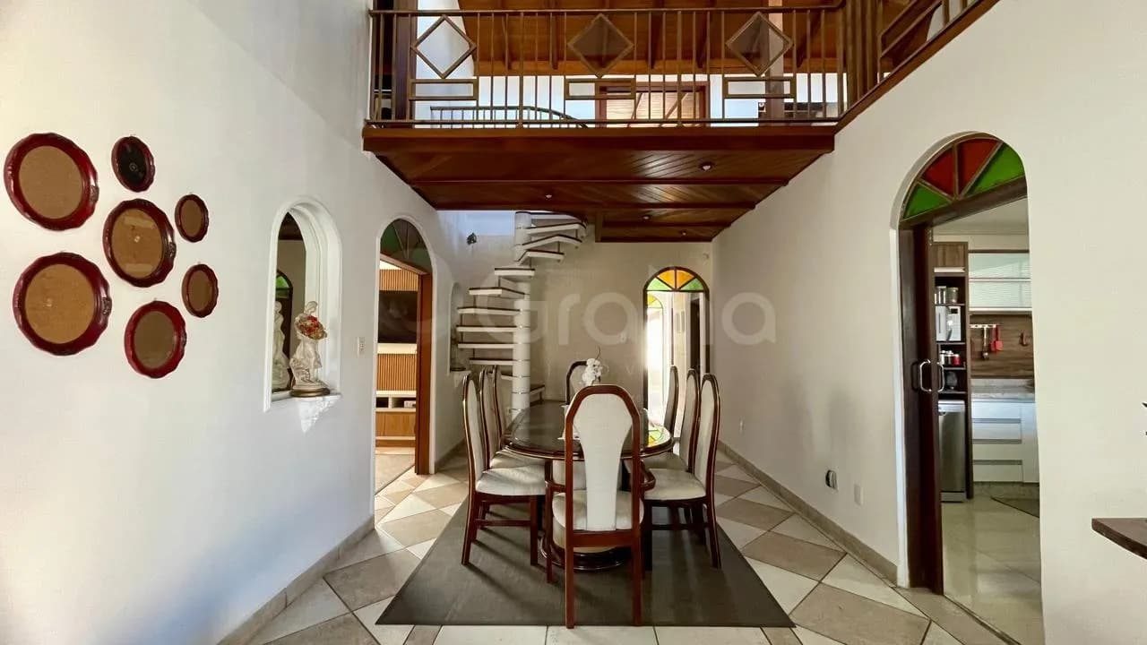 Casa para venda com 4 dormitórios em Itacorubi com 250 m² — foto 2