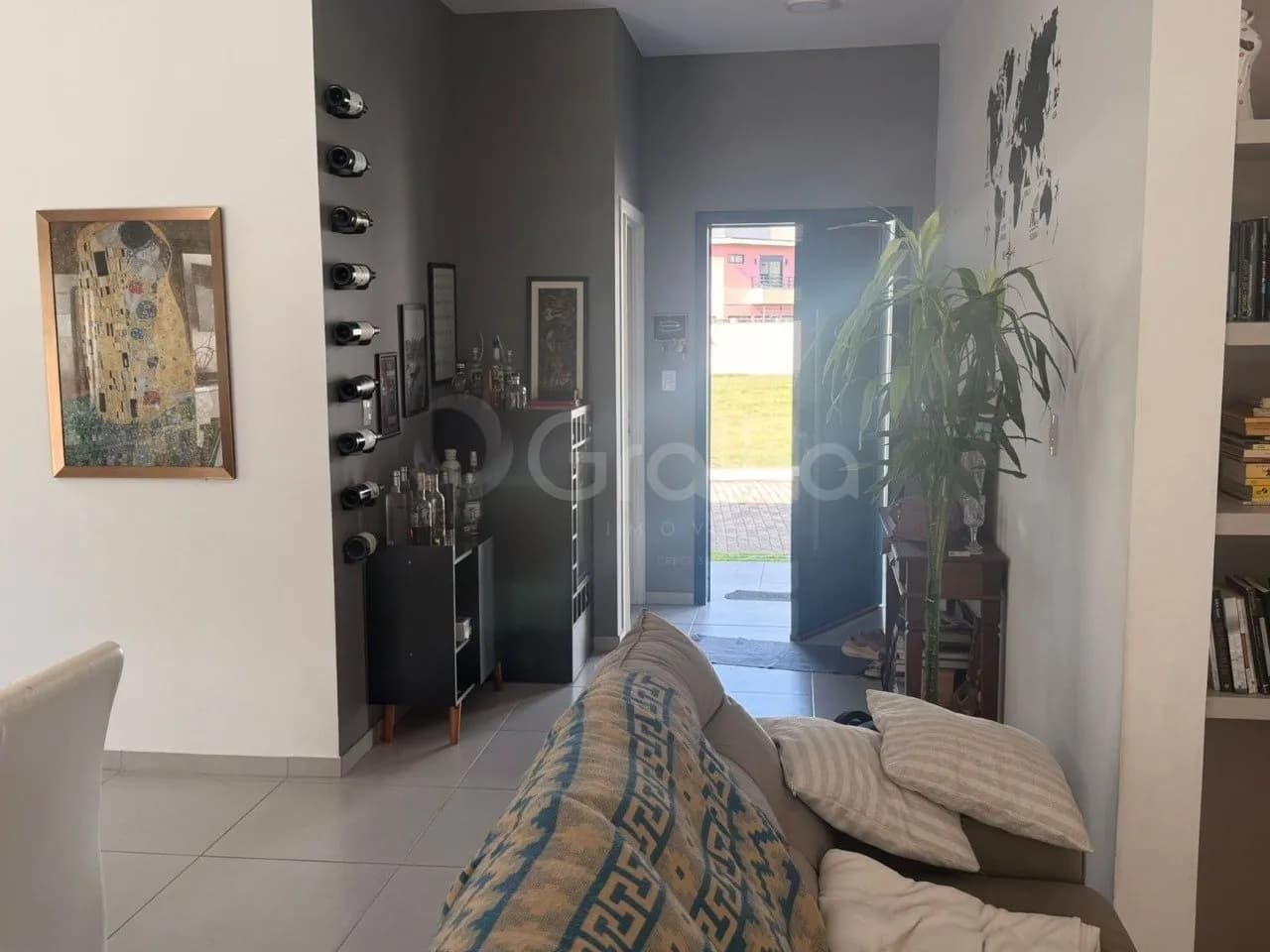 Casa de condomínio para venda com 3 dormitórios em Campeche com 180 m² — foto 2