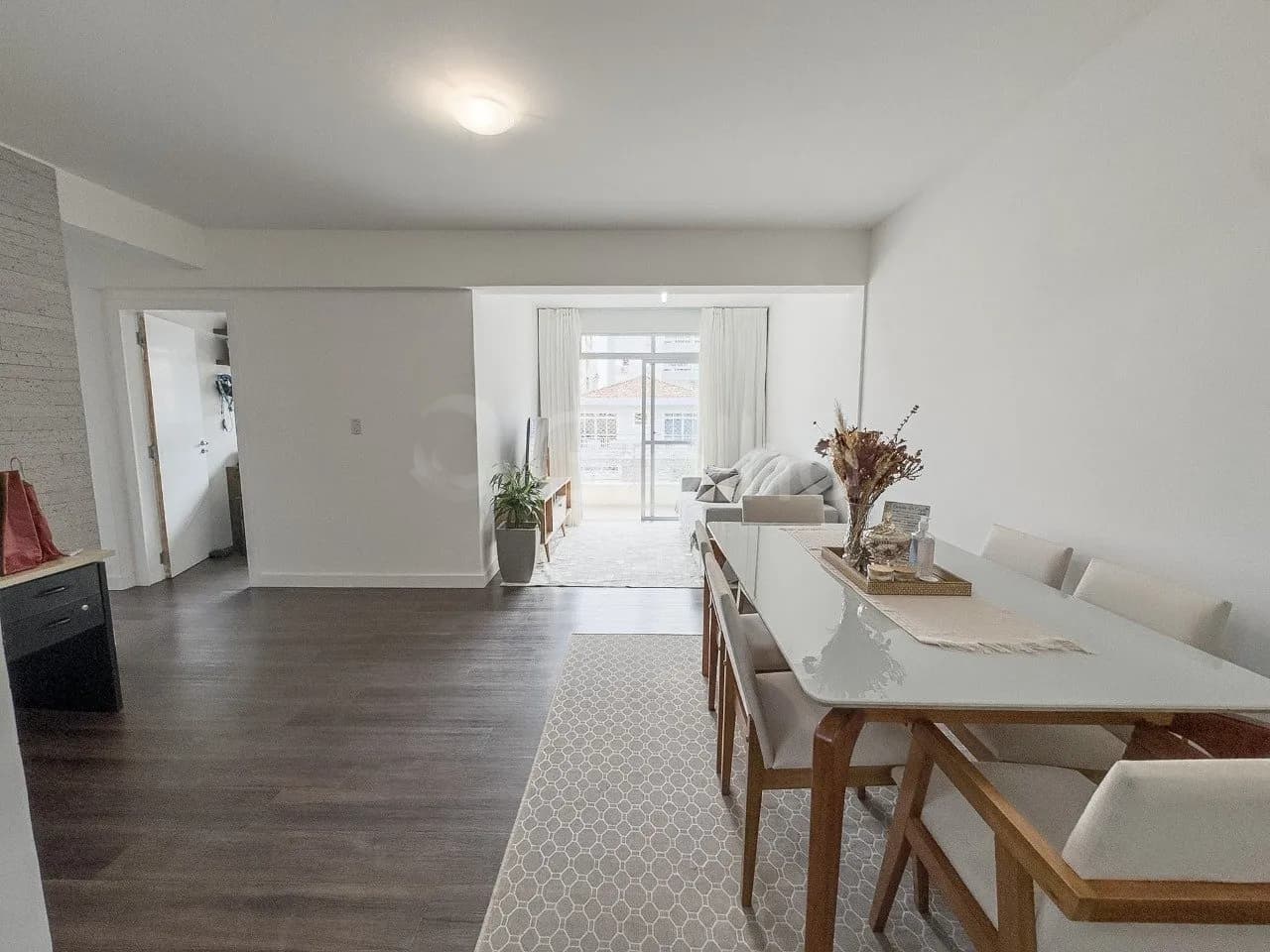 Apartamento para venda com 3 dormitórios em Balneário com 111 m² — foto principal