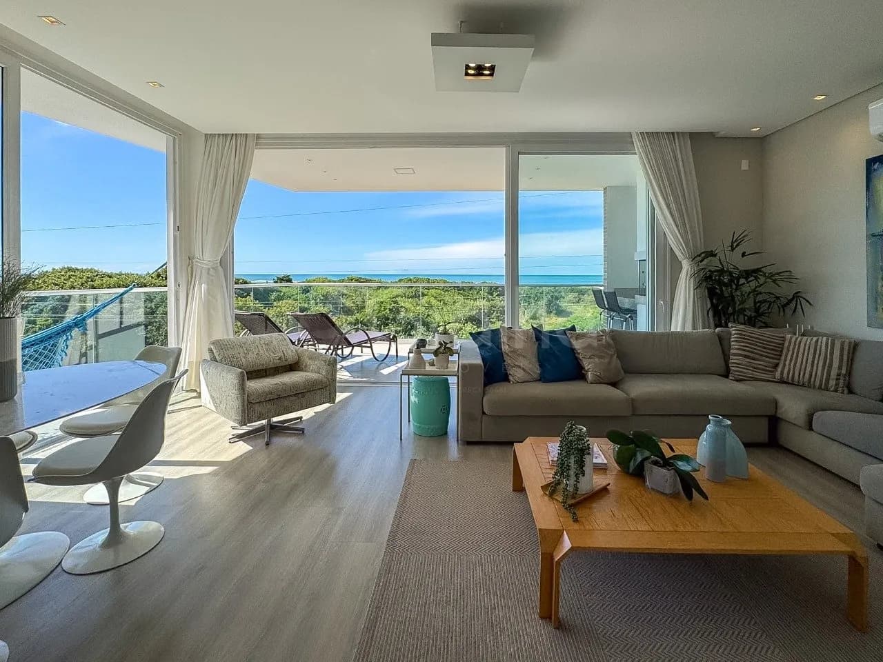 Apartamento para venda com 3 dormitórios em Novo Campeche com 180 m² — foto 2