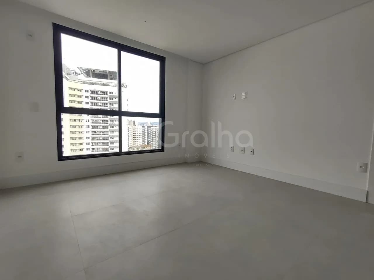 Apartamento para venda com 1 dormitório, em Centro com 25 m² — foto 3