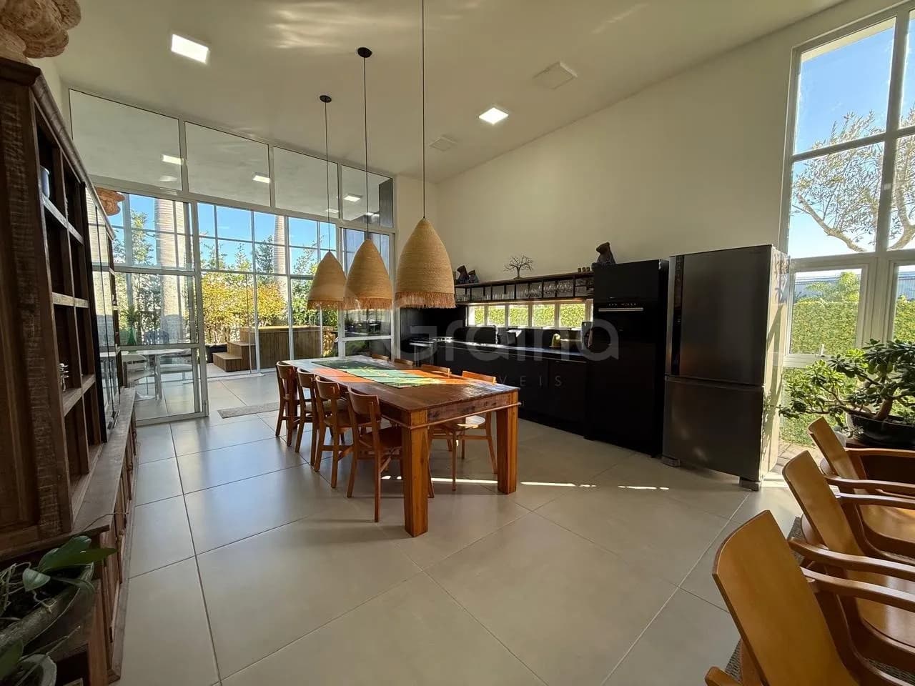Casa de condomínio para venda com 3 dormitórios em Campeche com 222 m² — foto 2