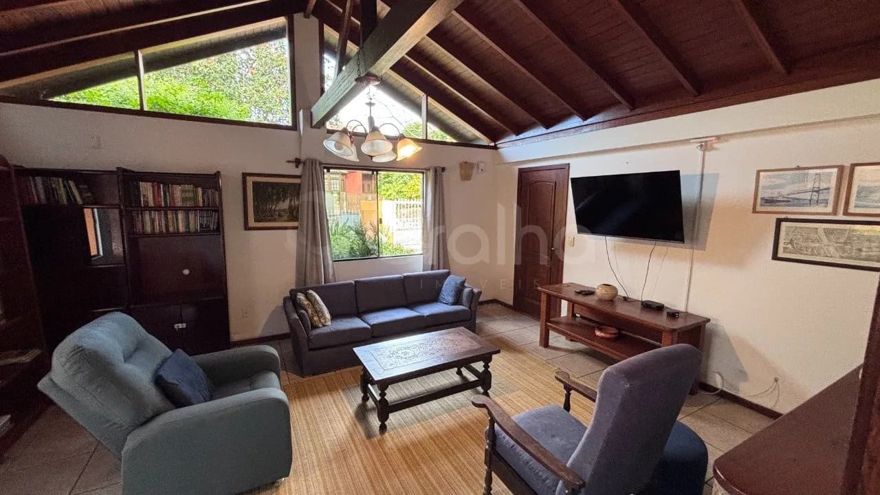 Casa para venda com 5 dormitórios em Açores com 250 m² — foto 2