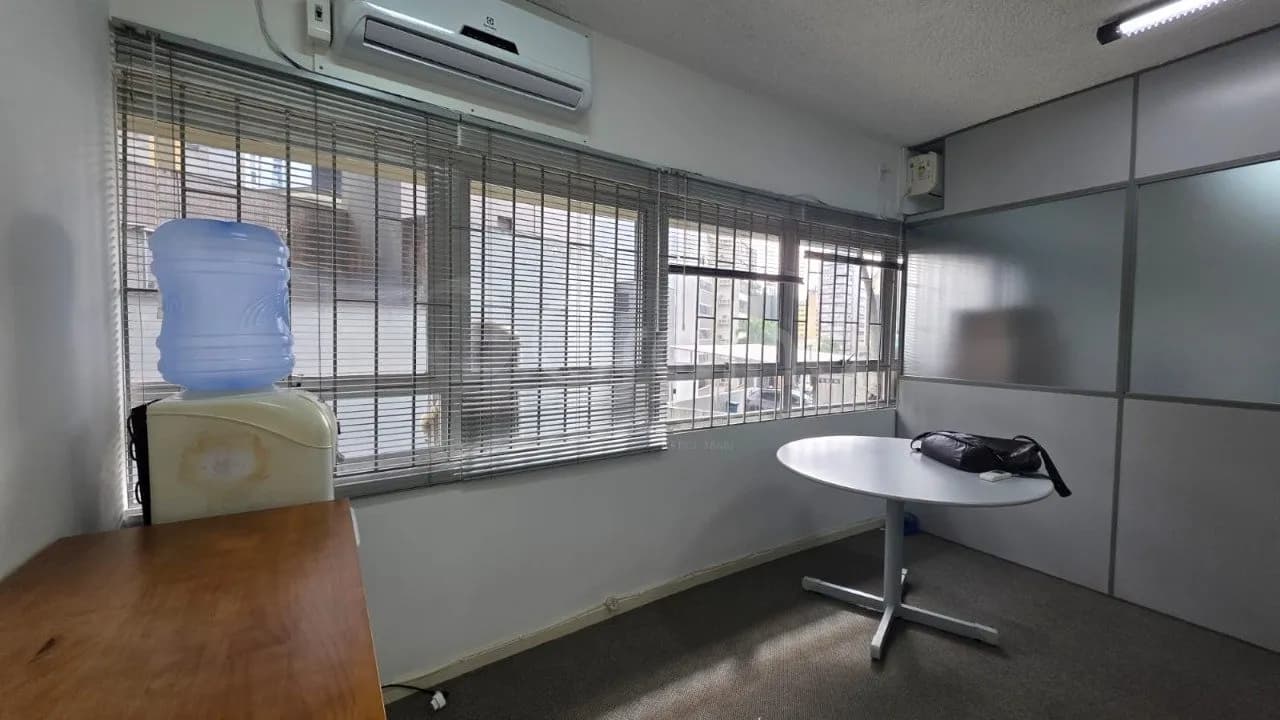 Sala comercial para venda em Centro com 43 m² — foto 3