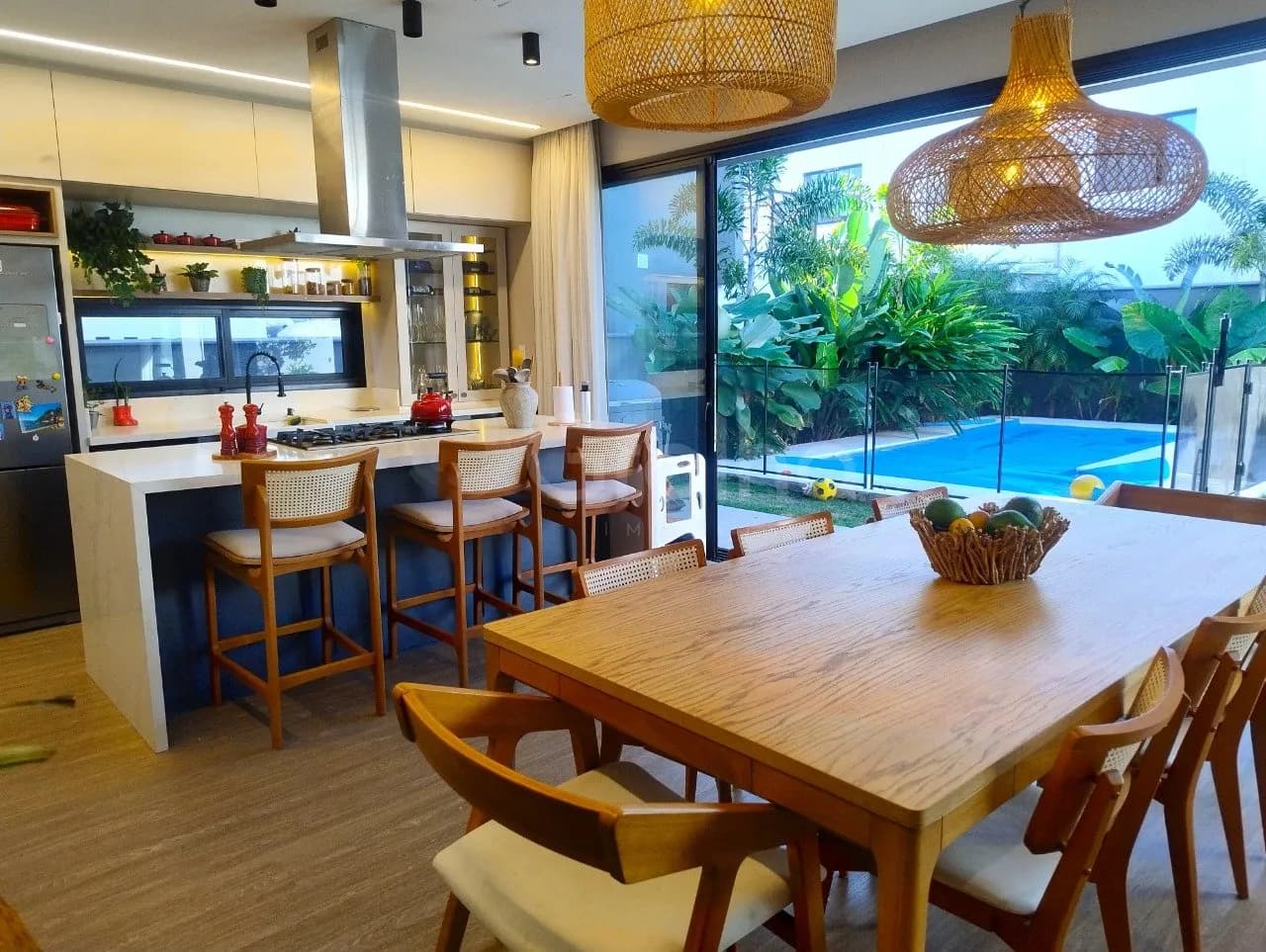 Casa de condomínio para venda com 4 dormitórios em Campeche com 233 m² — foto principal