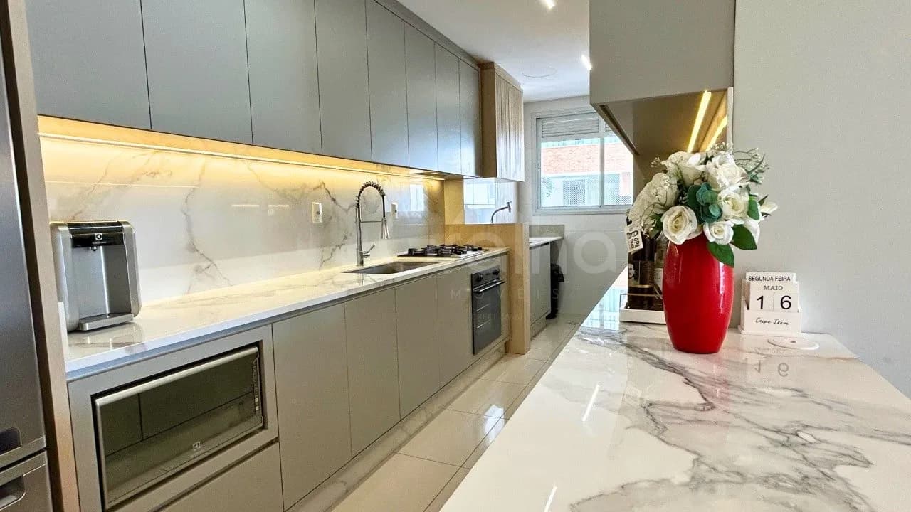 Apartamento para venda com 2 dormitórios em Centro com 90 m² — foto principal