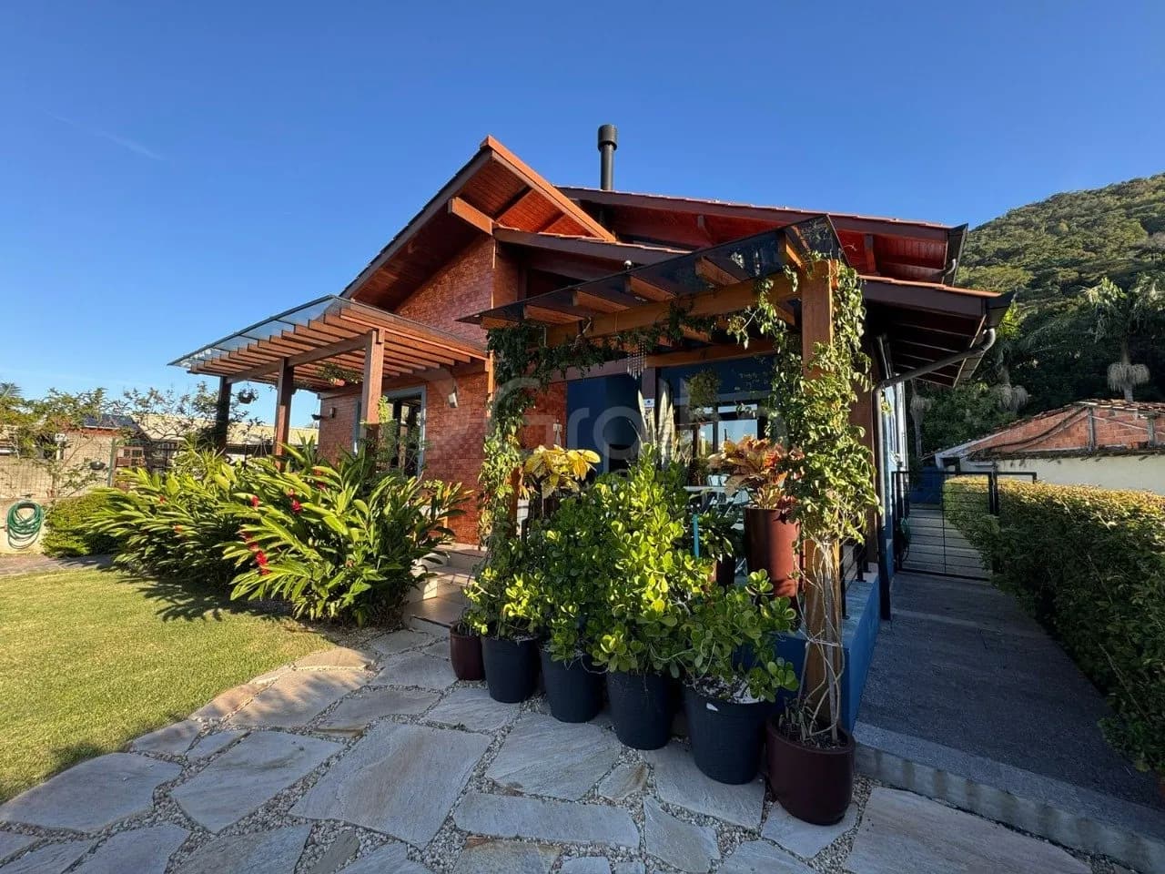 Casa para venda com 5 dormitórios em Costa de Dentro com 242 m² — foto principal