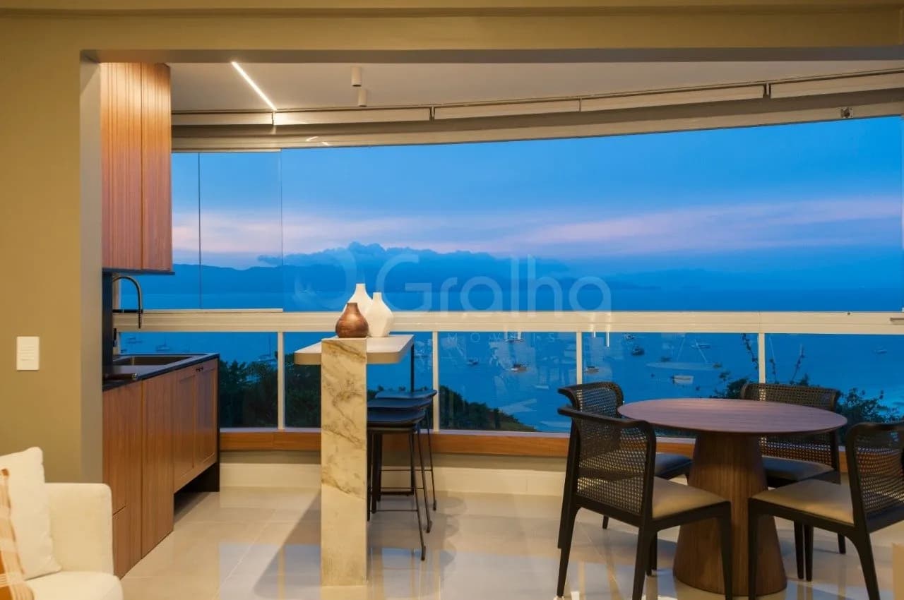 Apartamento para venda com 3 dormitórios em Jurerê com 157 m² — foto principal