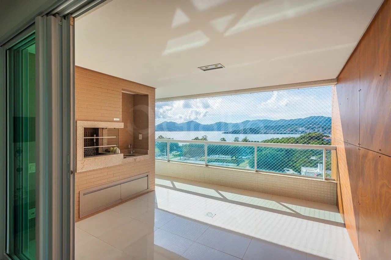Apartamento para venda com 3 dormitórios em Agronômica com 162 m² — foto principal