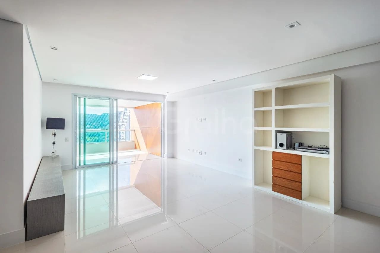 Apartamento para venda com 3 dormitórios em Agronômica com 162 m² — foto 2