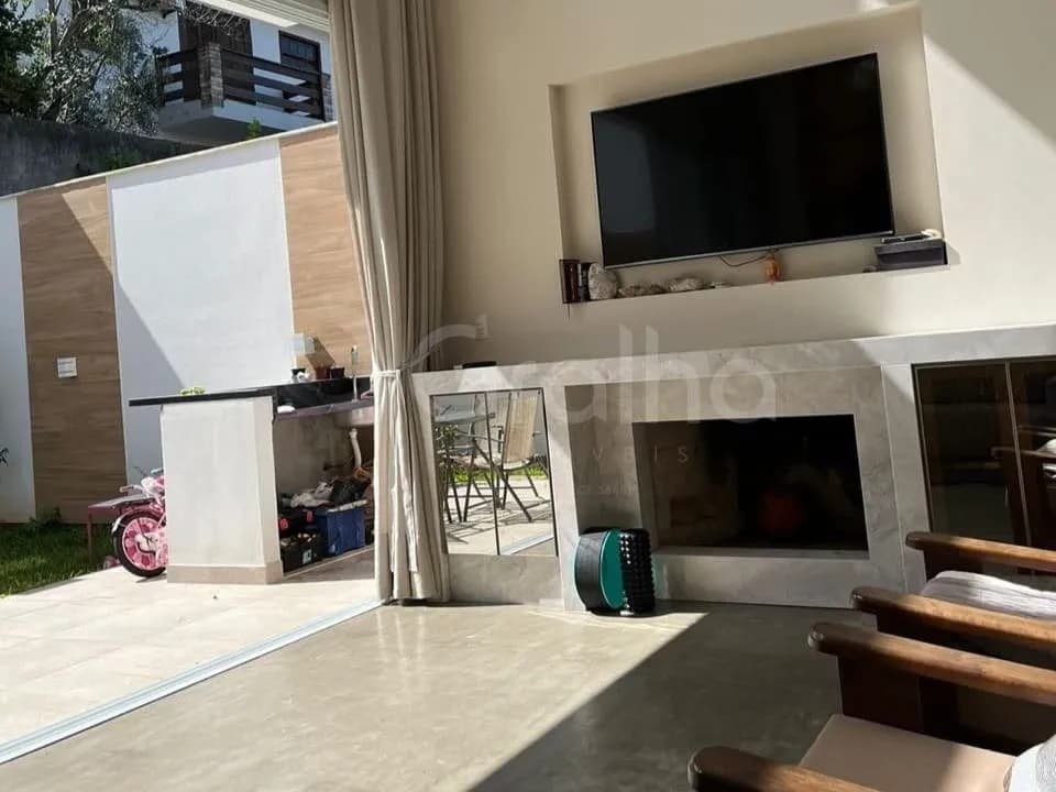 Casa para venda com 4 dormitórios em Campeche com 119 m² — foto principal