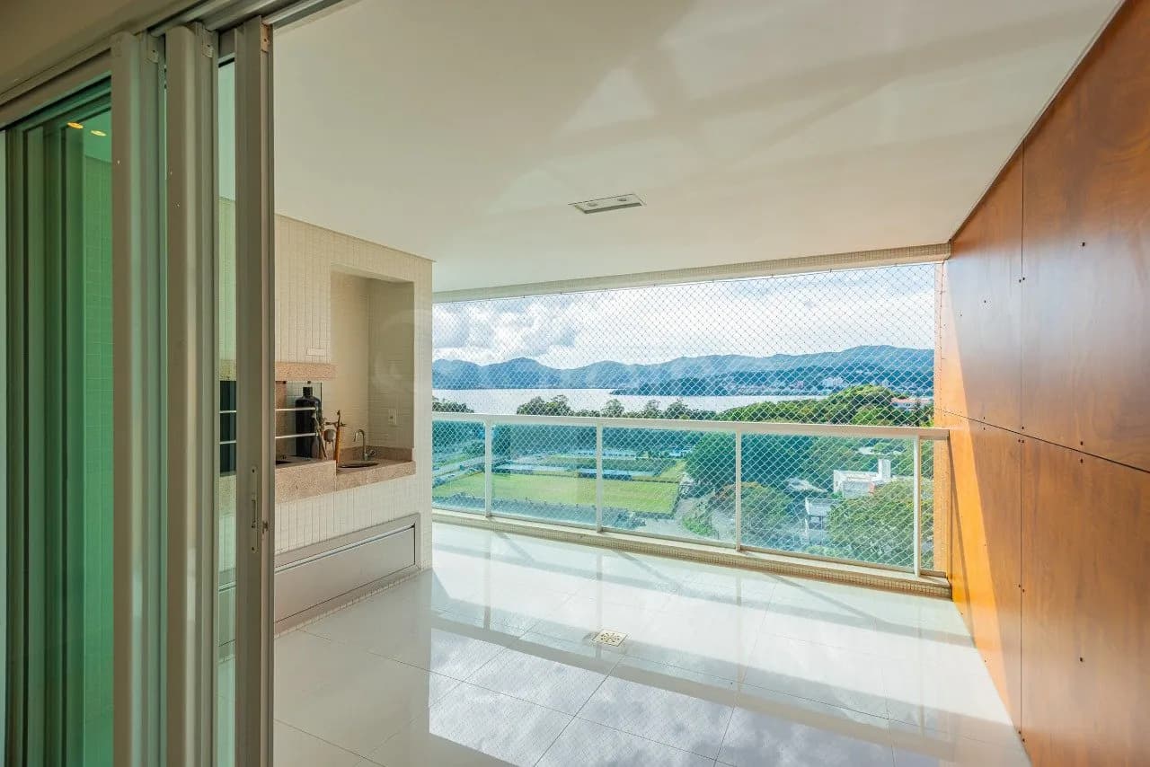 Apartamento para venda com 3 dormitórios em Agronômica com 165 m² — foto principal