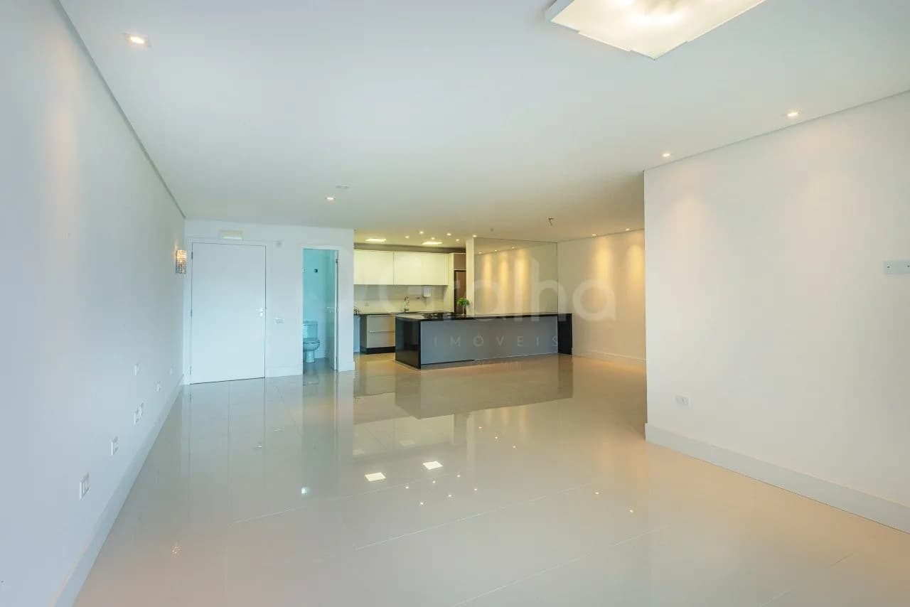 Apartamento para venda com 3 dormitórios em Agronômica com 165 m² — foto 4