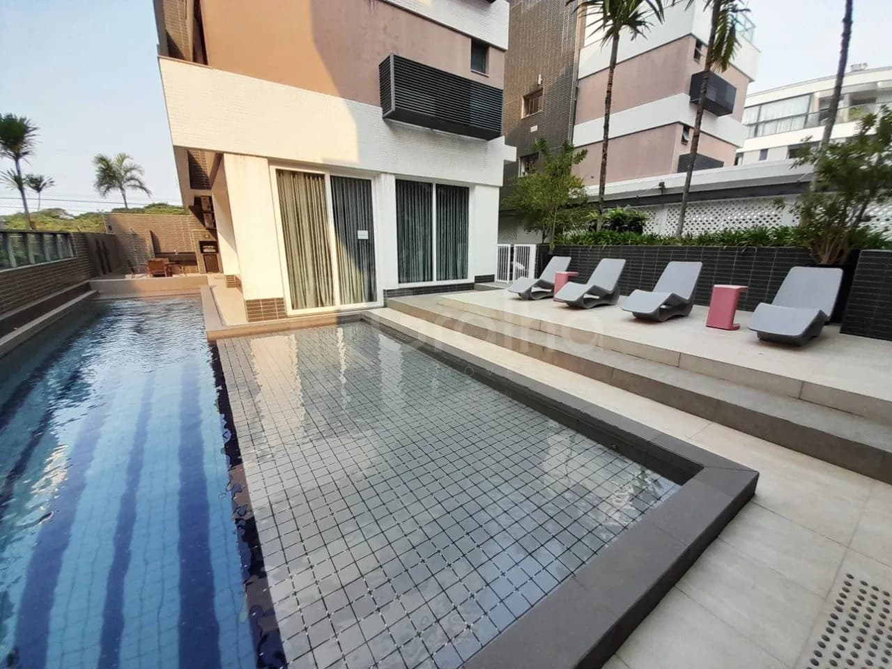 Apartamento para venda com 3 dormitórios em Campeche com 132 m² — foto 2