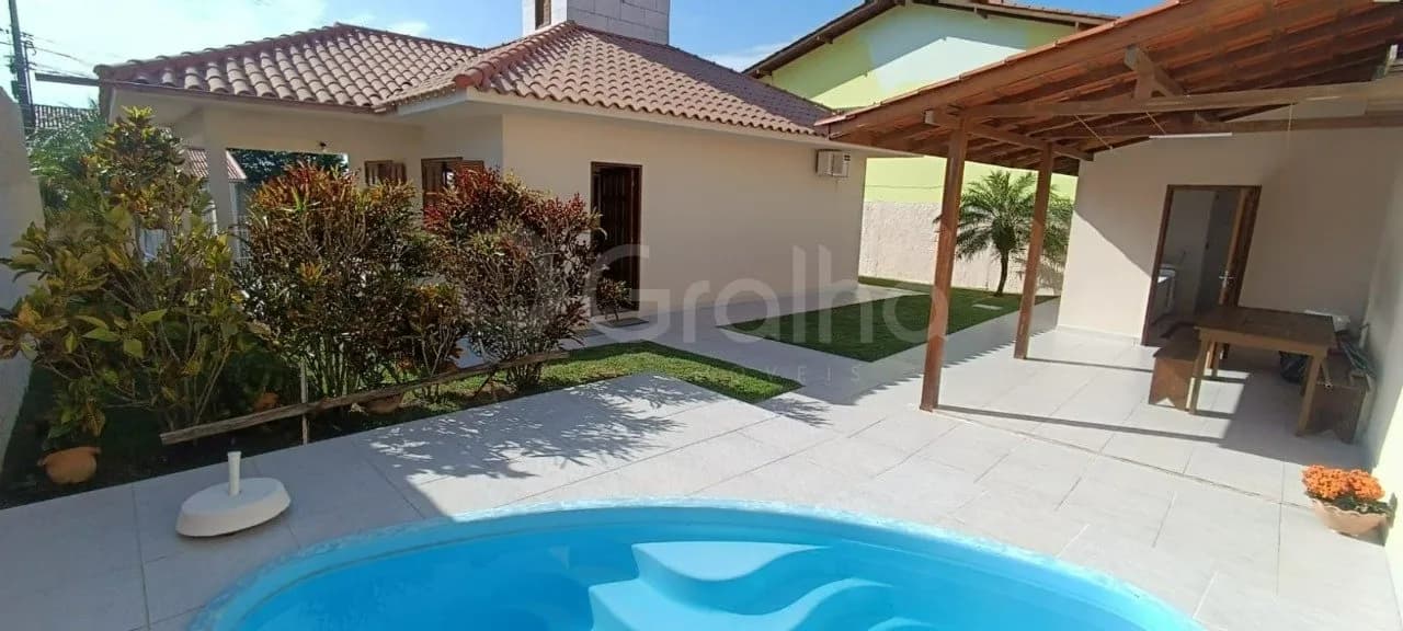 Casa para venda com 2 dormitórios em Ingleses Do Rio Vermelho com 107 m² — foto principal