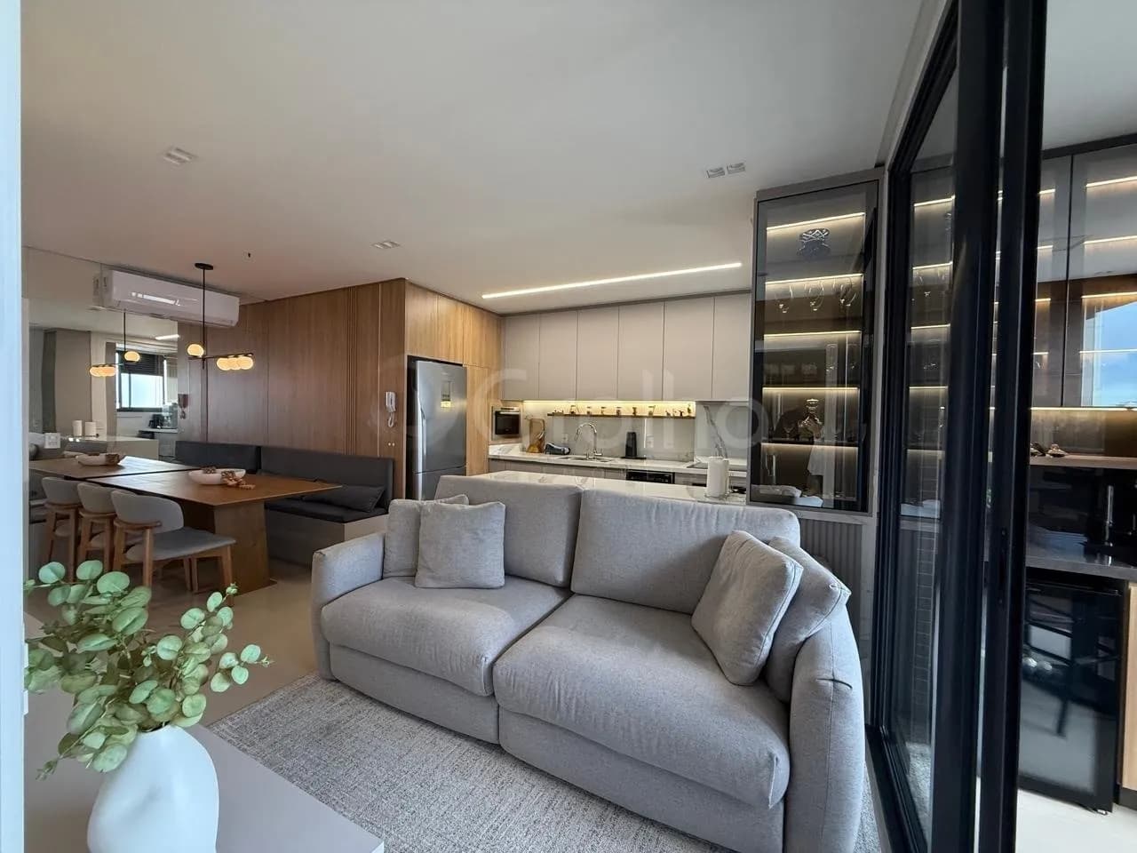 Apartamento para venda com 2 dormitórios em Agronômica com 79 m² — foto principal
