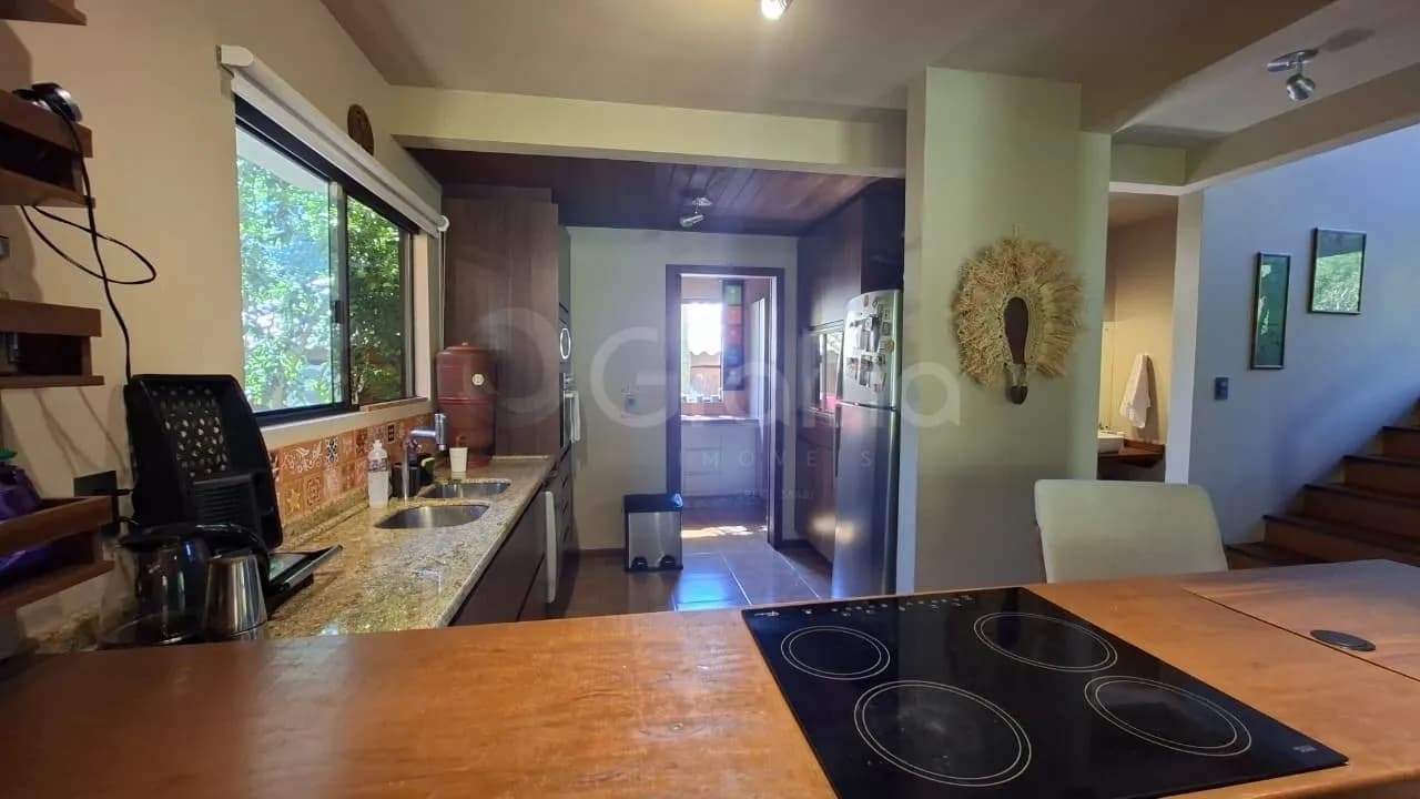 Casa para venda com 4 dormitórios em Pântano Do Sul com 280 m² — foto 2