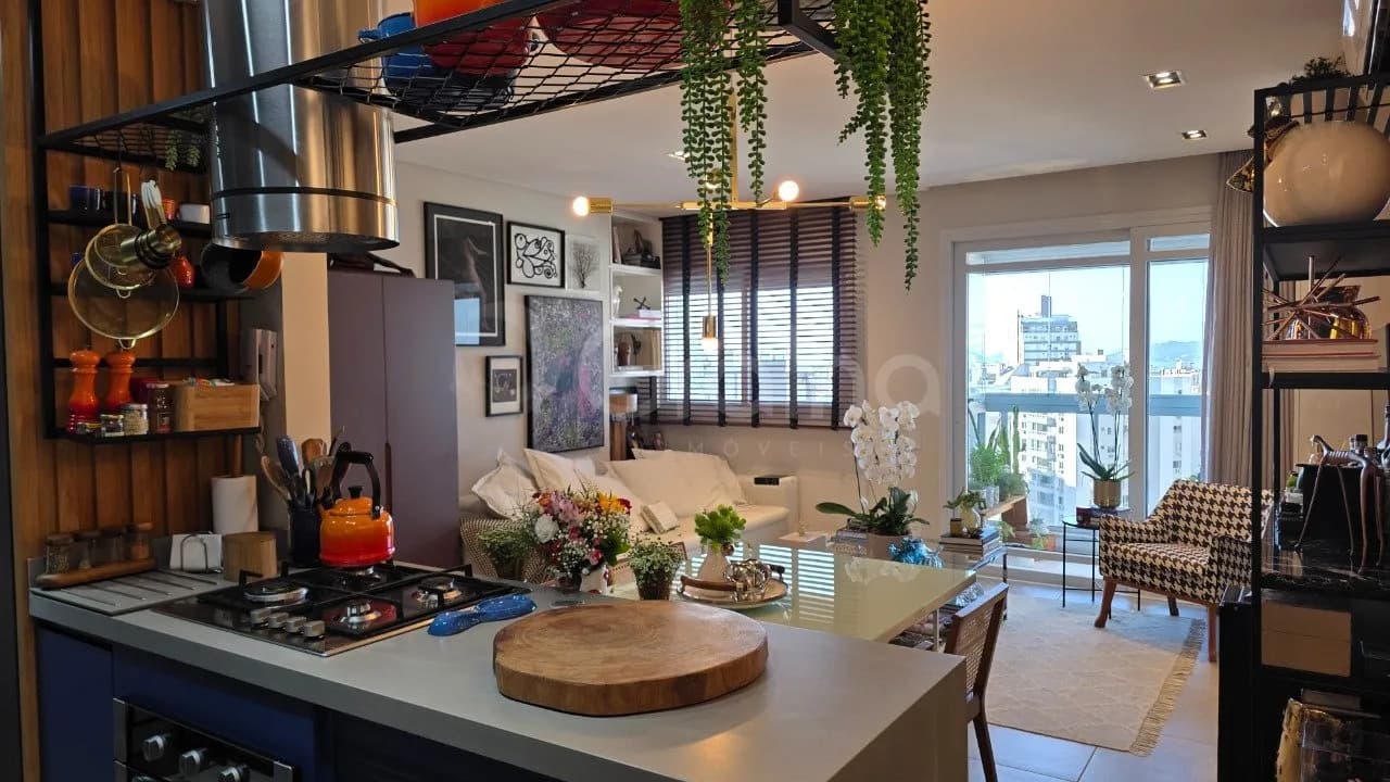 Apartamento para venda com 1 dormitório, em Centro com 68 m² — foto principal