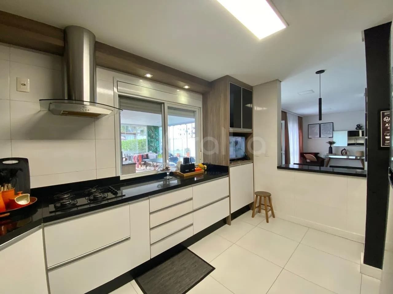 Casa para venda com 3 dormitórios em Balneário com 194 m² — foto 2