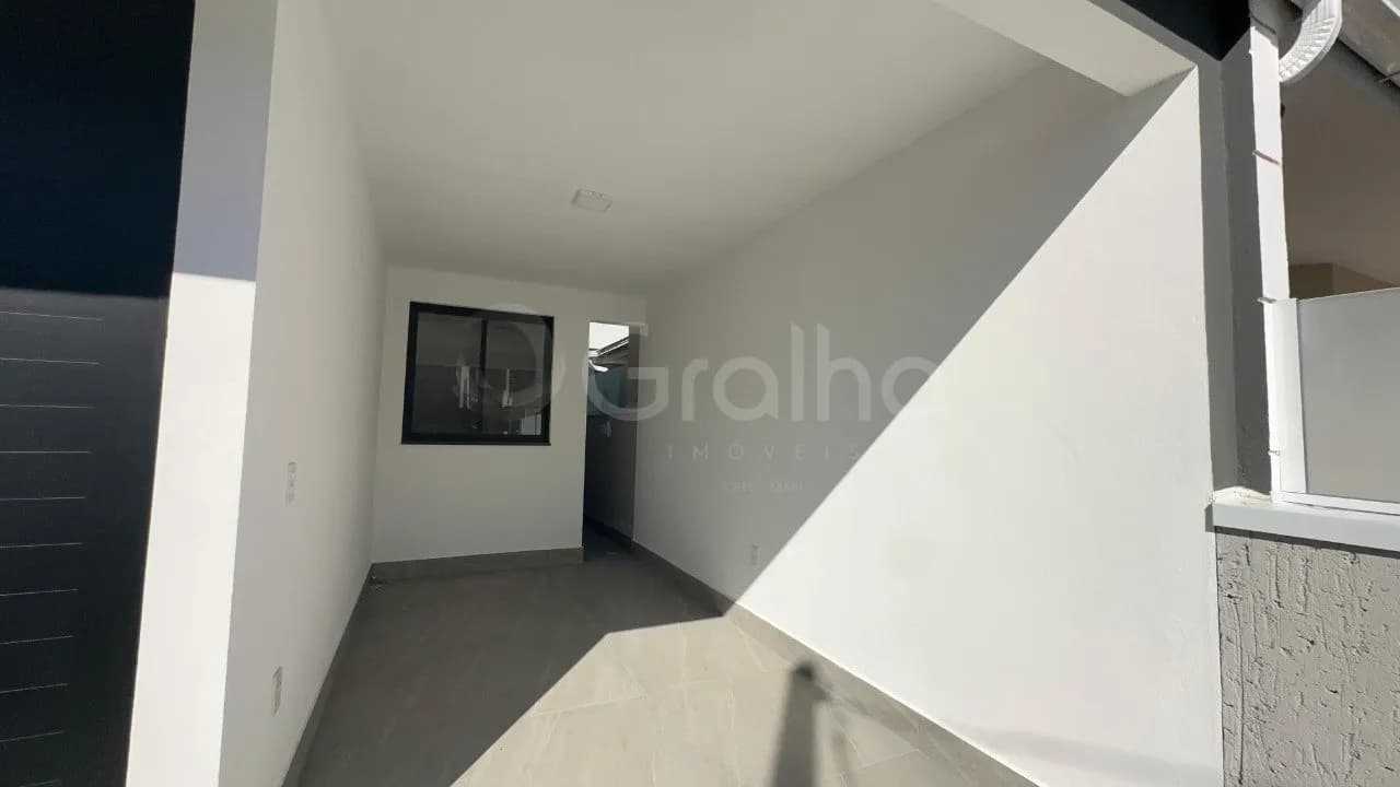Casa para venda com 2 dormitórios em Forquilhas com 55 m² — foto 2
