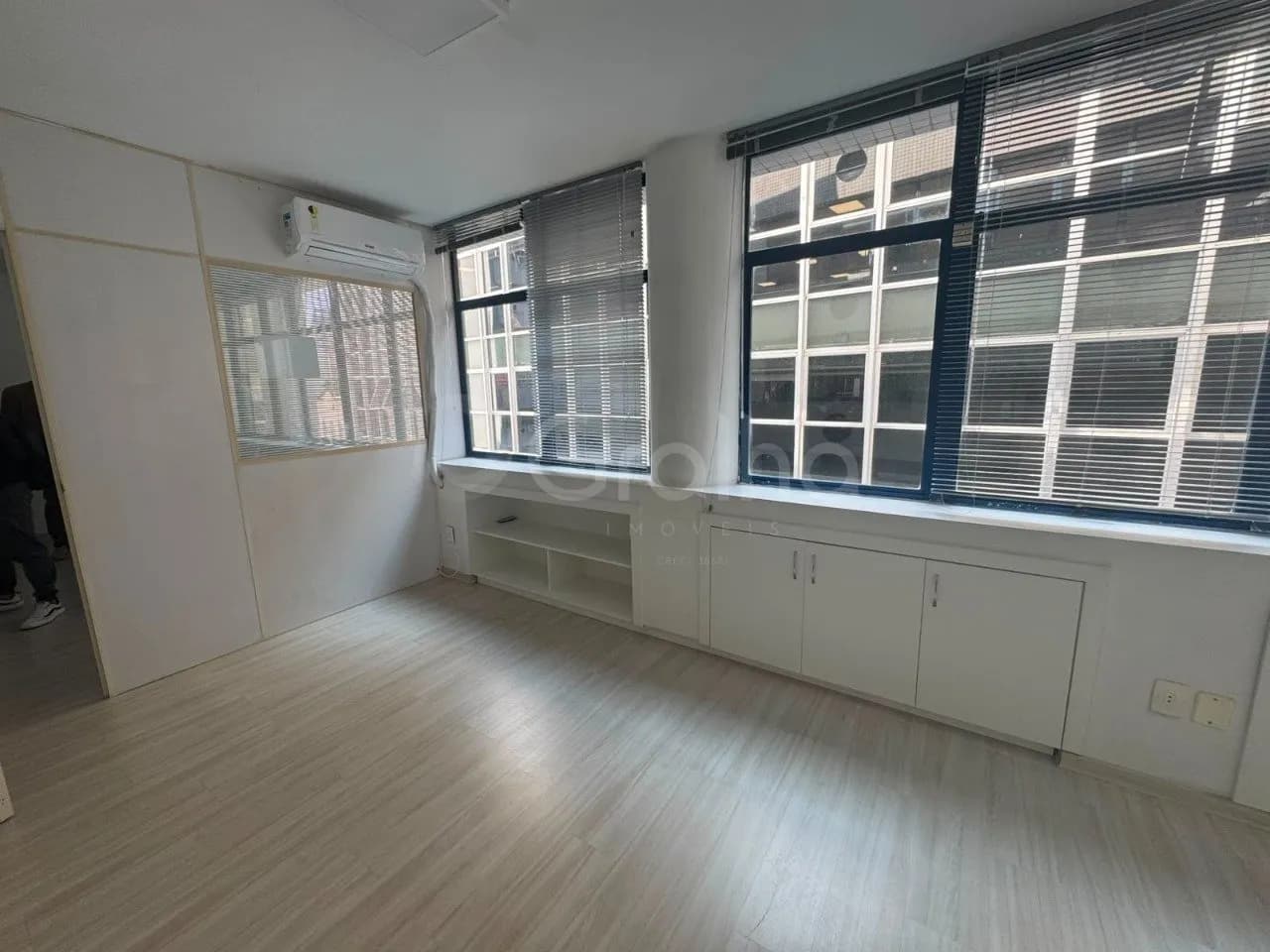 Sala comercial para venda em Centro com 42 m² — foto principal