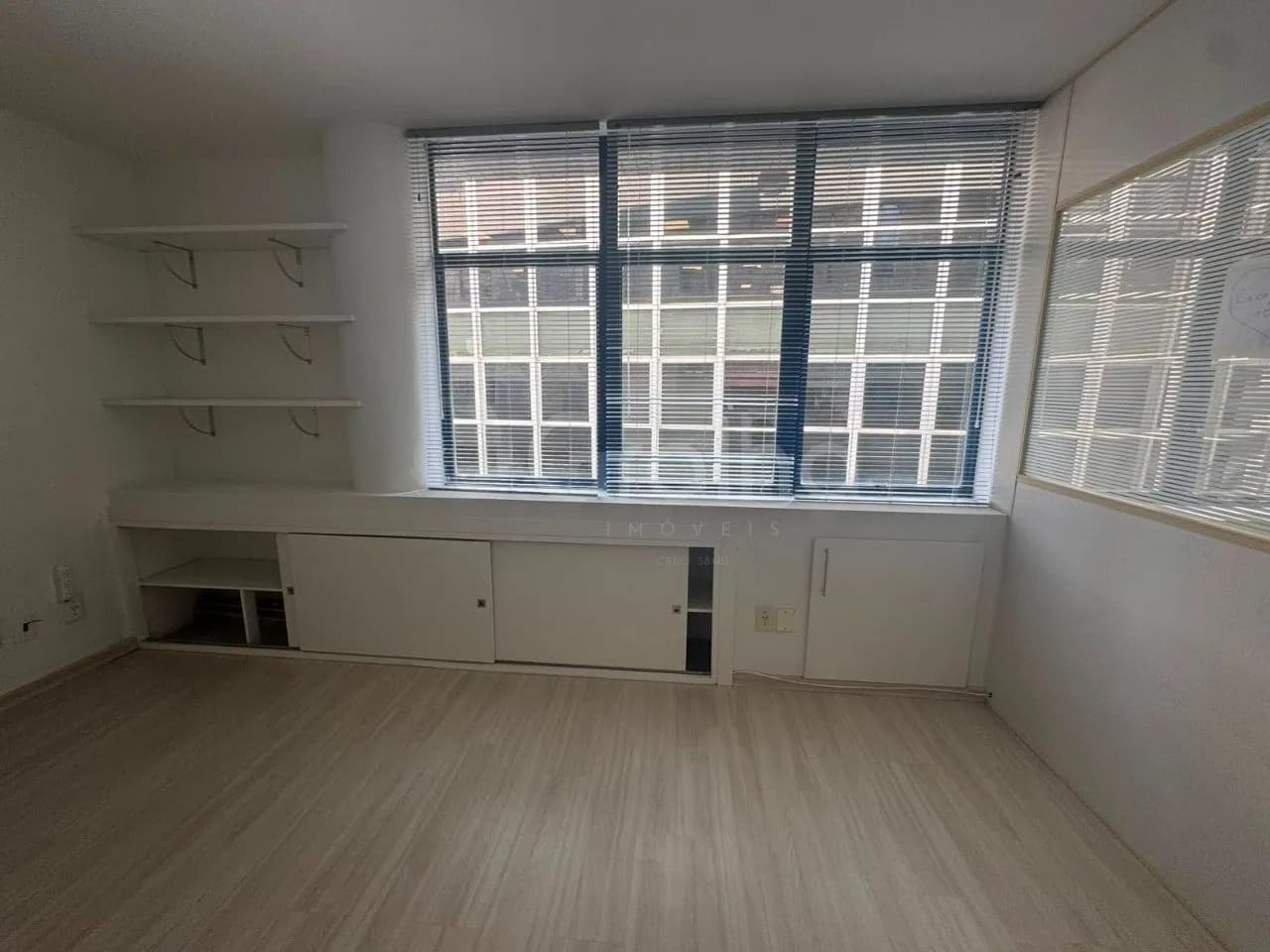 Sala comercial para venda em Centro com 42 m² — foto 2