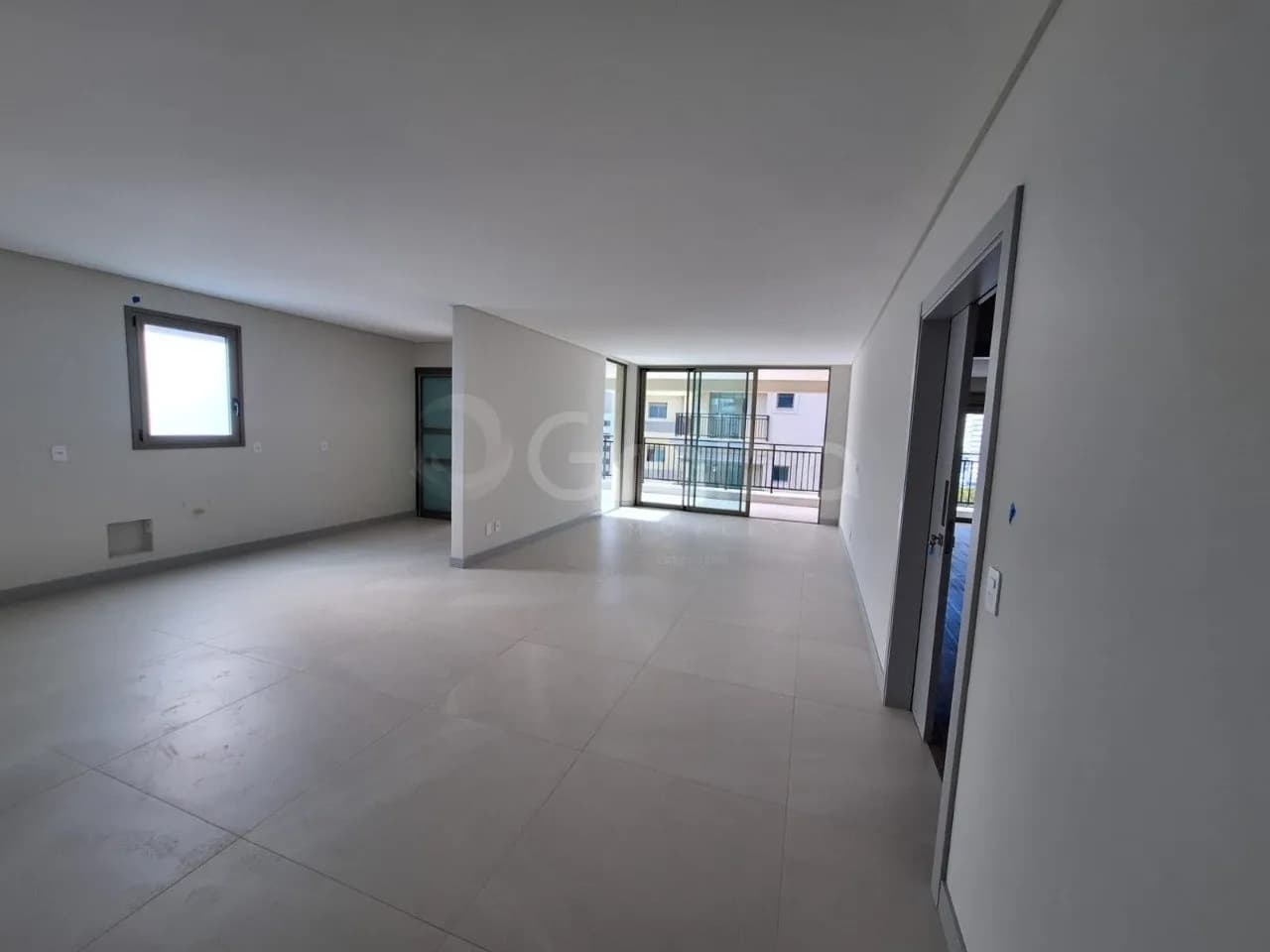 Apartamento para venda com 3 dormitórios em Centro com 154 m² — foto 2