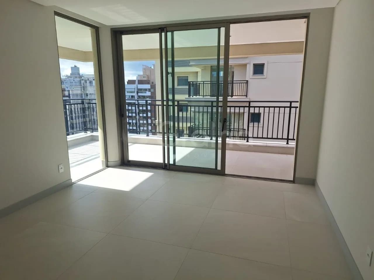 Apartamento para venda com 3 dormitórios em Centro com 154 m² — foto 3