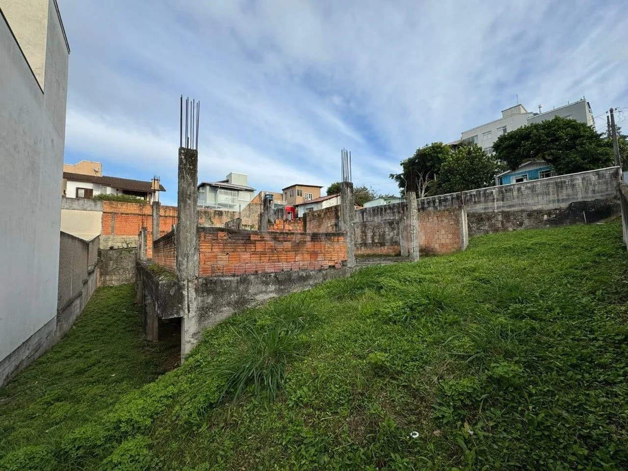 Terreno para venda em Coqueiros com 560 m² — foto 2