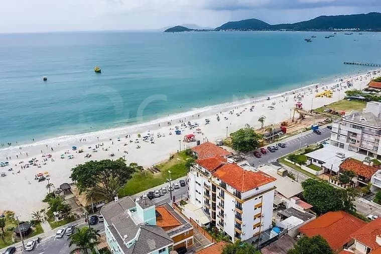 Hotel/pousada para venda em Canasvieiras com 970 m² — foto principal