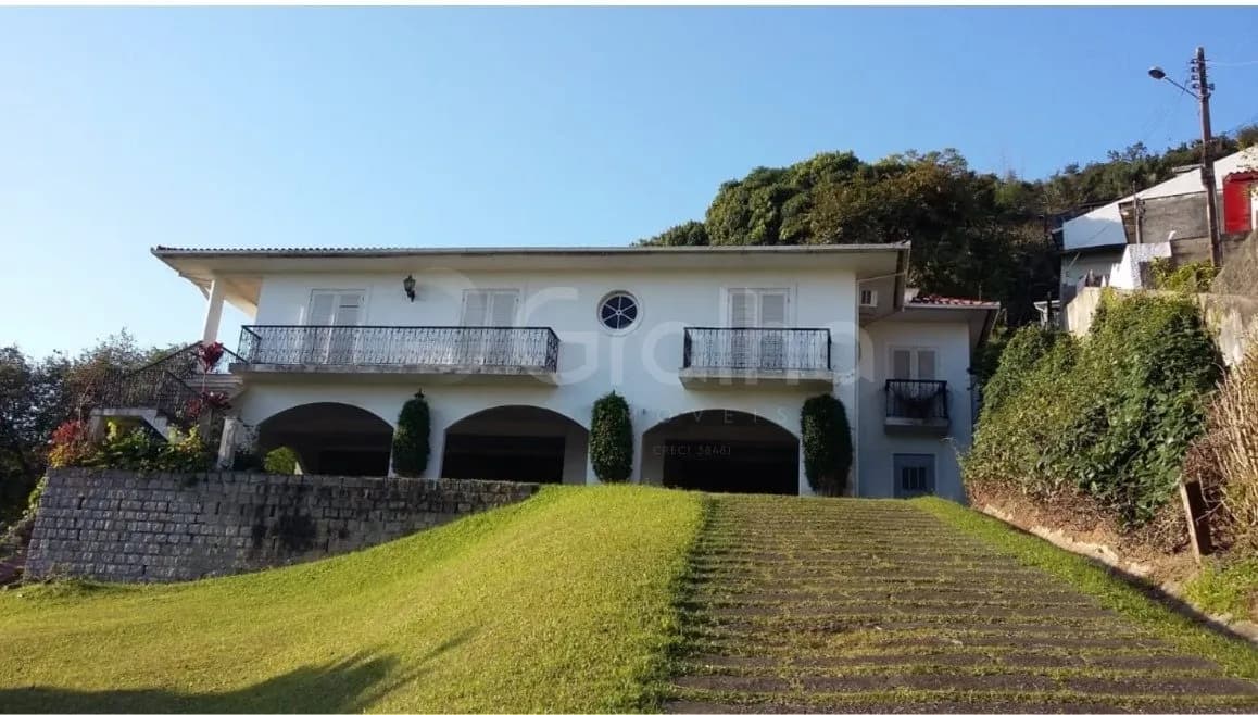 Casa para venda com 4 dormitórios em Carvoeira com 515 m² — foto principal