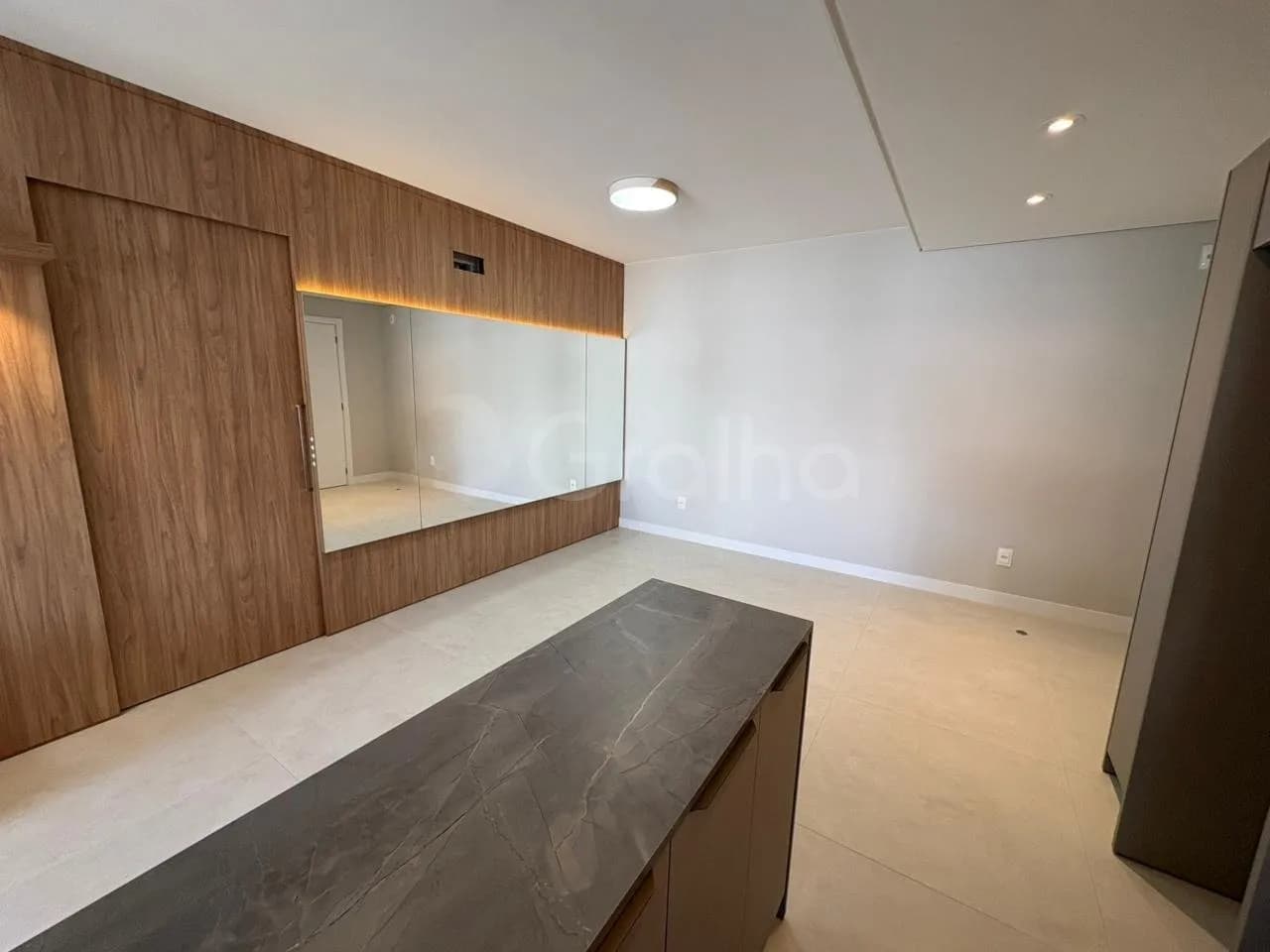 Apartamento para venda com 2 dormitórios em Agronômica com 65 m² — foto 4