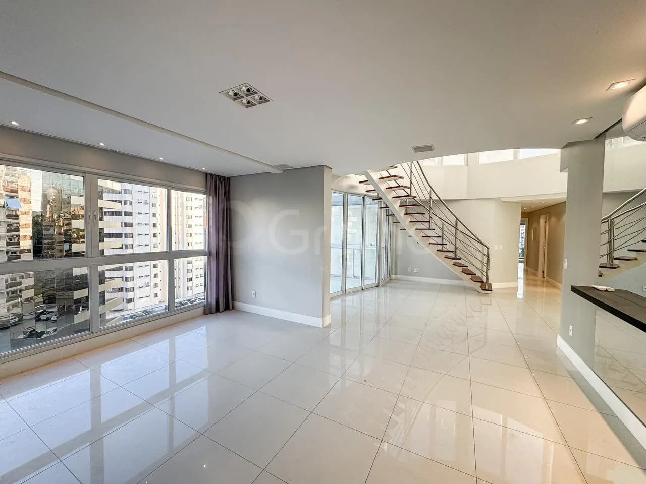 Cobertura para venda com 4 dormitórios em Centro com 324 m² — foto principal