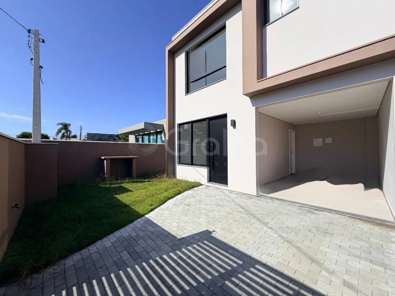 Casa para venda com 3 dormitórios em Carianos com 138 m² — foto 2