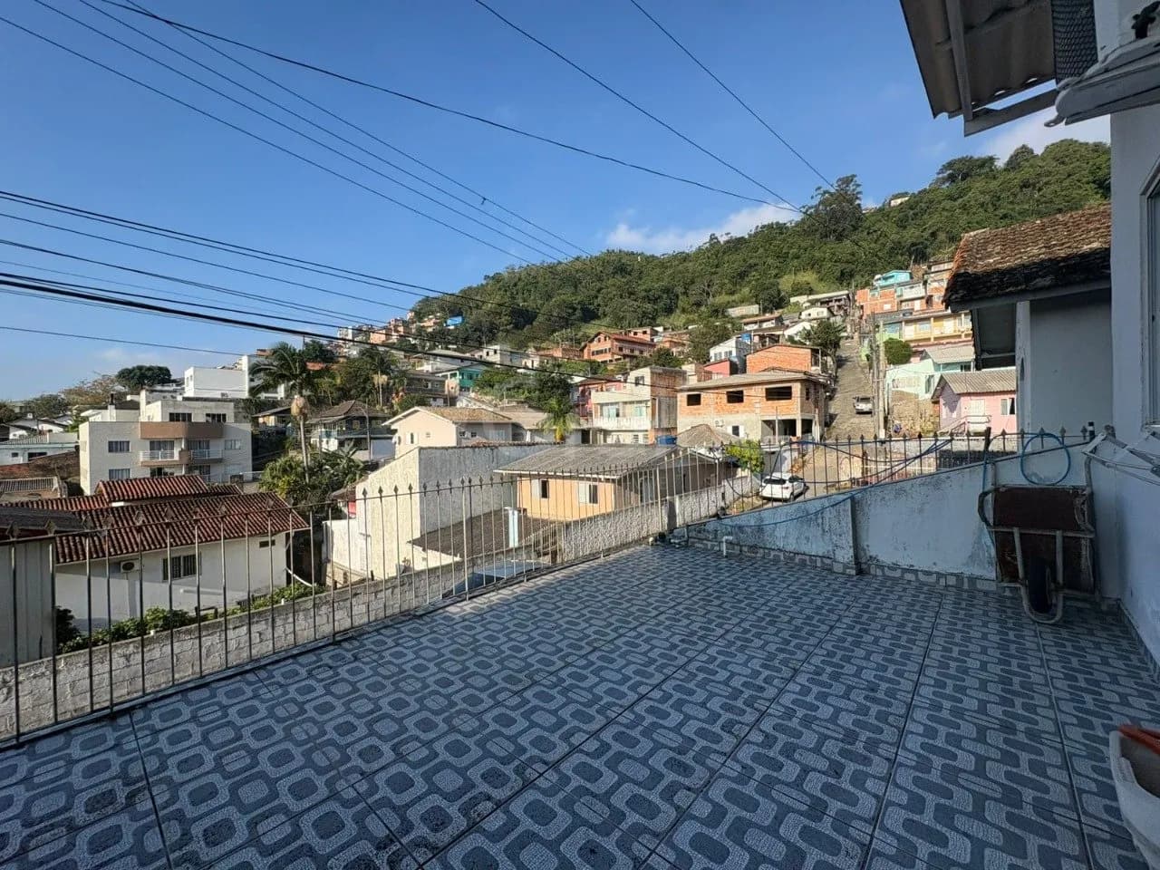 Casa para venda com 2 dormitórios em Agronômica com 54 m² — foto principal