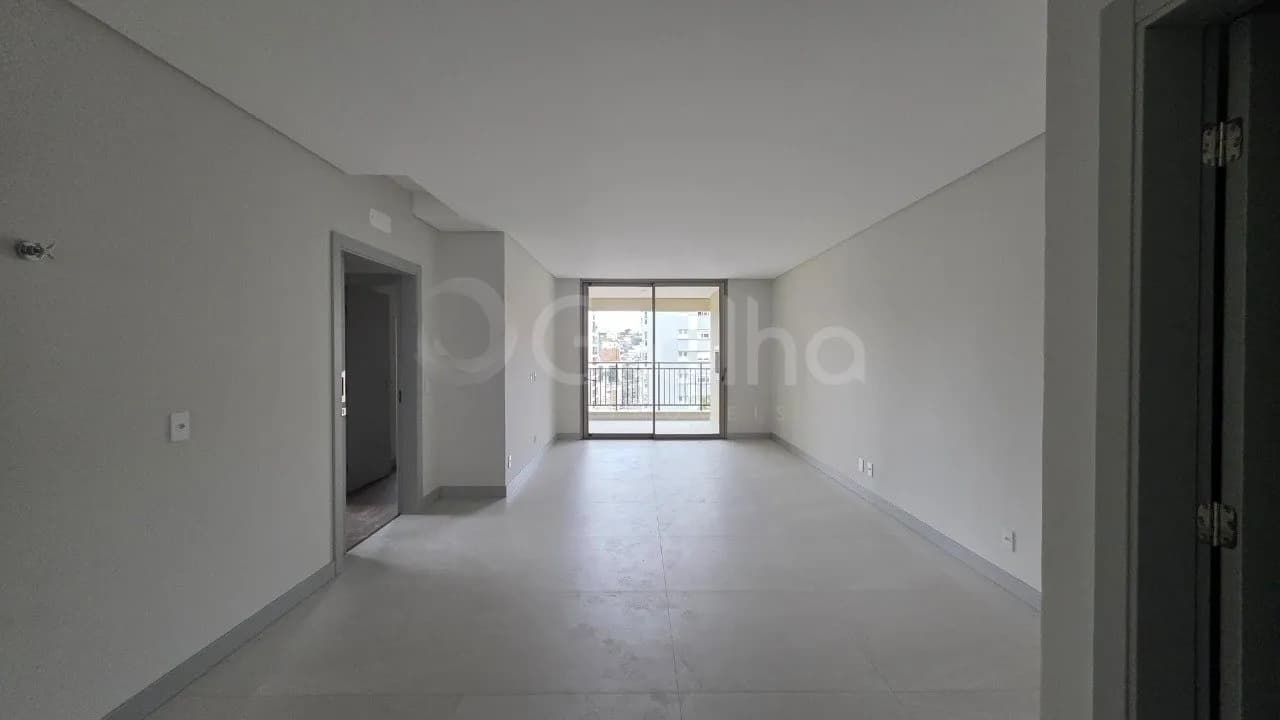 Apartamento para venda com 3 dormitórios em Centro com 123 m² — foto principal