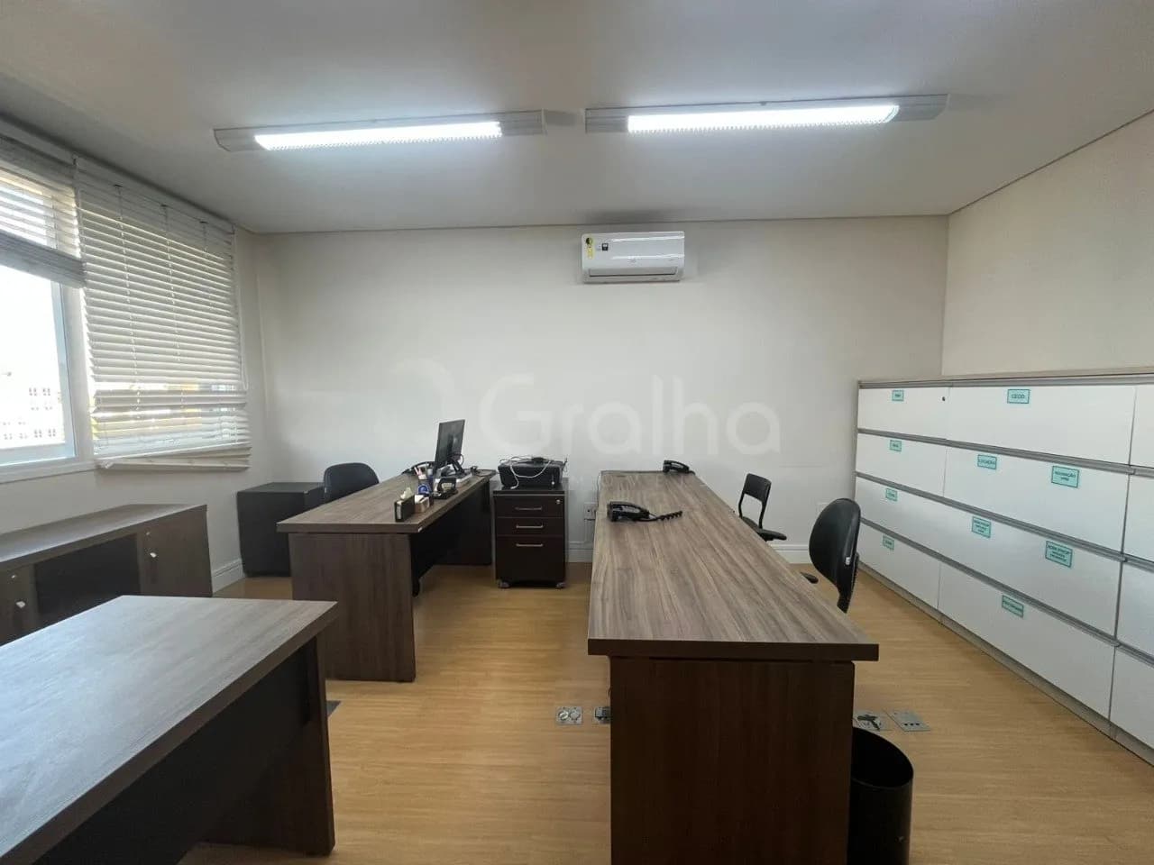 Sala comercial para venda em Trindade com 97 m² — foto 2