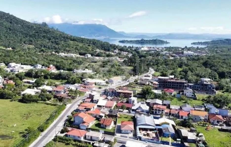 Casa para venda com 3 dormitórios em Ribeirão da Ilha com 121 m² — foto 2