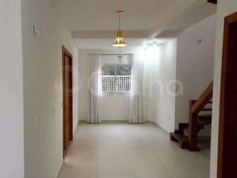 Casa para venda com 3 dormitórios em Campeche com 130 m² — foto principal