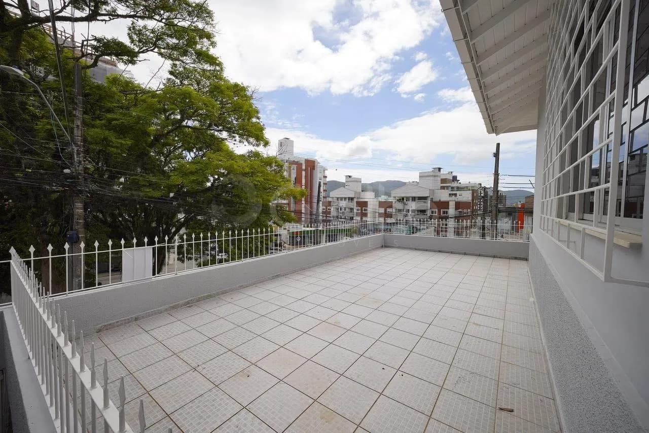Casa para venda com 3 dormitórios em Agronômica com 231 m² — foto principal