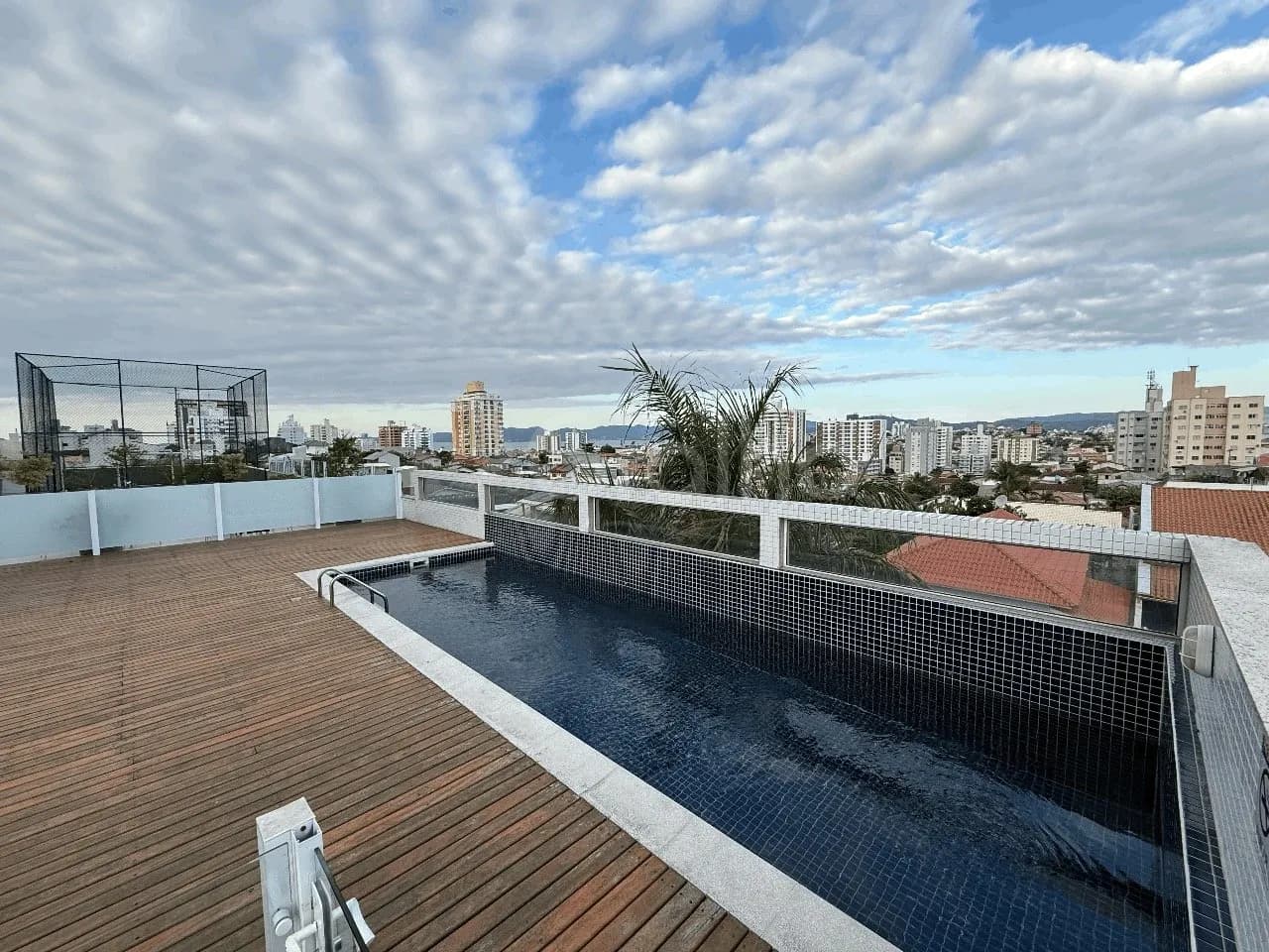 Apartamento para venda com 3 dormitórios em Barreiros com 75 m² — foto principal