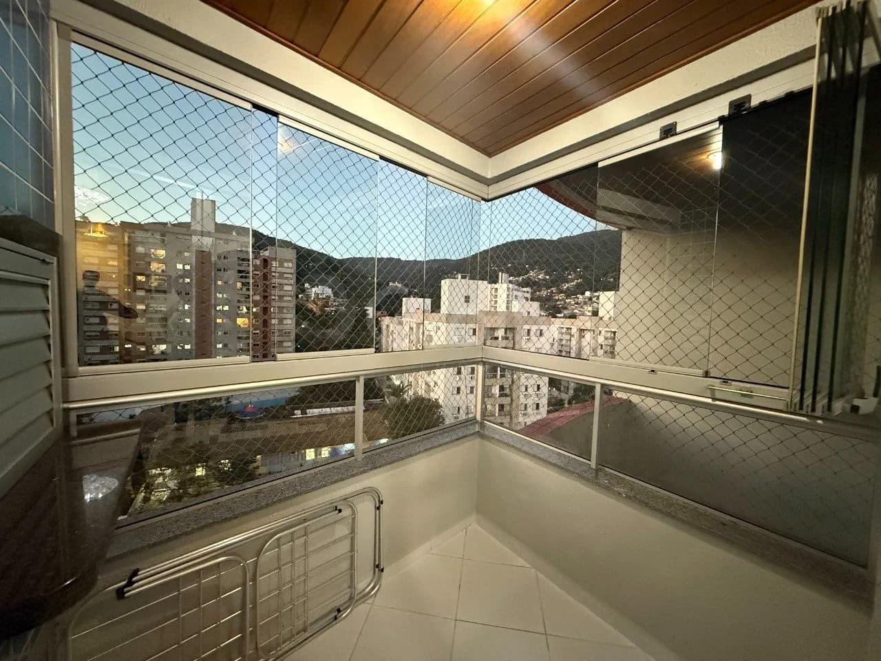 Apartamento para venda com 3 dormitórios em Itacorubi com 79 m² — foto 3