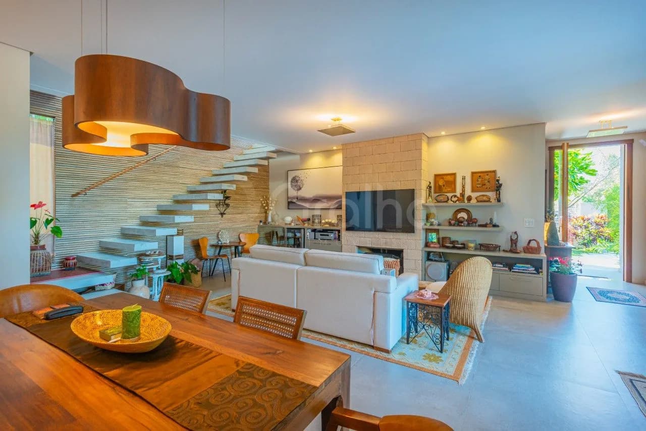 Casa para venda com 3 dormitórios em Campeche com 268 m² — foto principal
