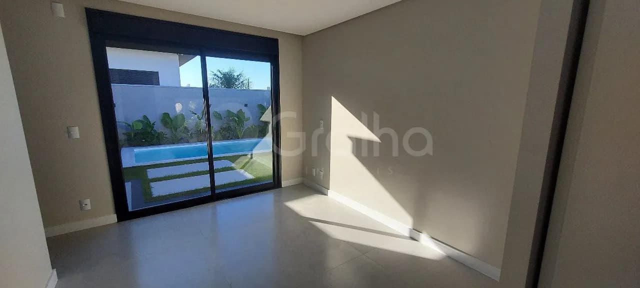 Casa para venda com 3 dormitórios em São Sebastião com 150 m²