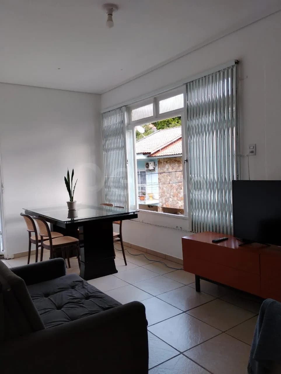 Casa para venda com 2 dormitórios em Agronômica com 82 m² — foto 2