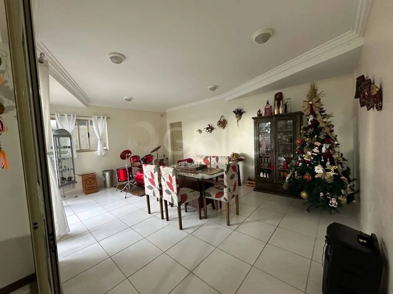 Casa de condomínio para venda com 4 dormitórios em Coqueiros com 270 m² — foto 5