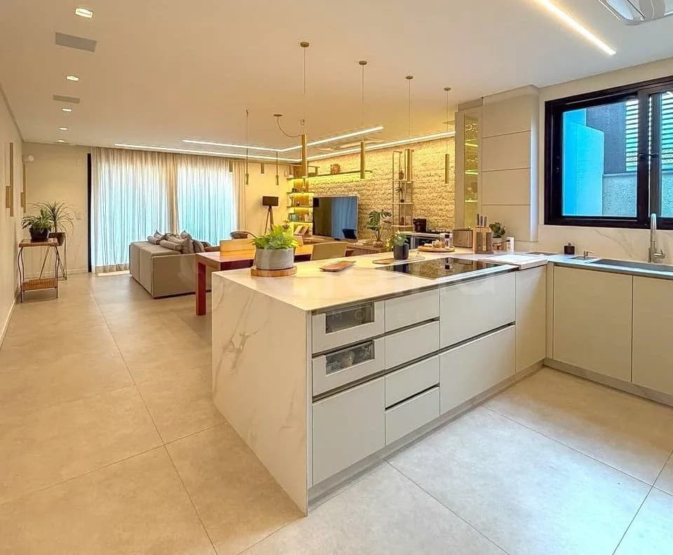 Casa para venda com 4 dormitórios em Côrrego Grande com 236 m² — foto principal