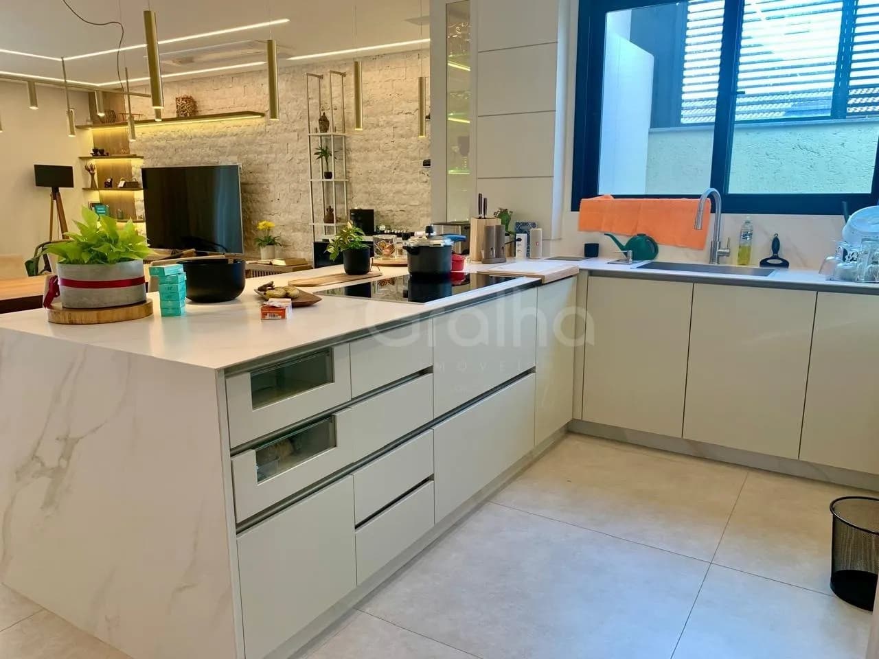 Casa para venda com 4 dormitórios em Côrrego Grande com 236 m² — foto 2