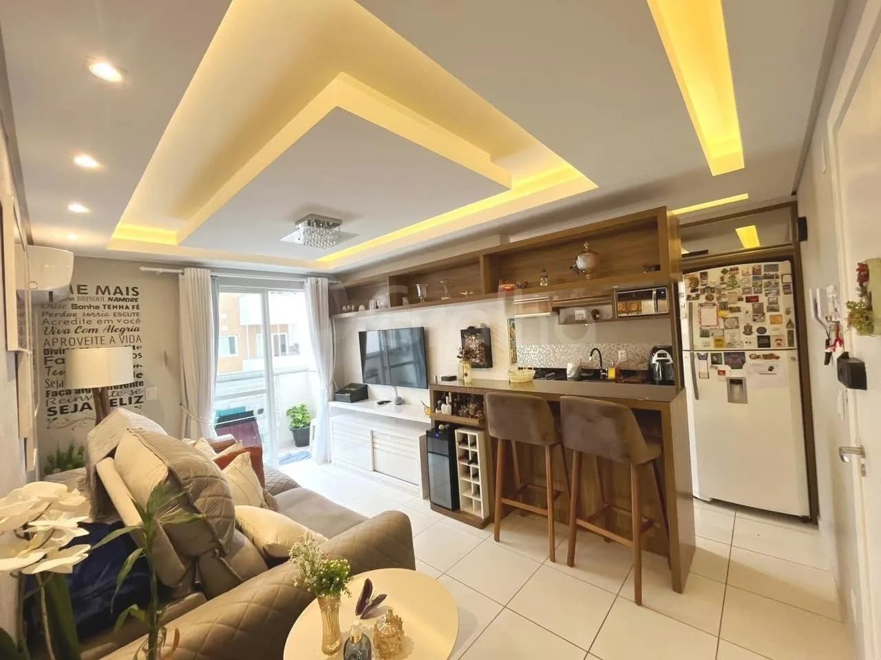 Apartamento para venda com 2 dormitórios em Canasvieiras com 55 m² — foto principal