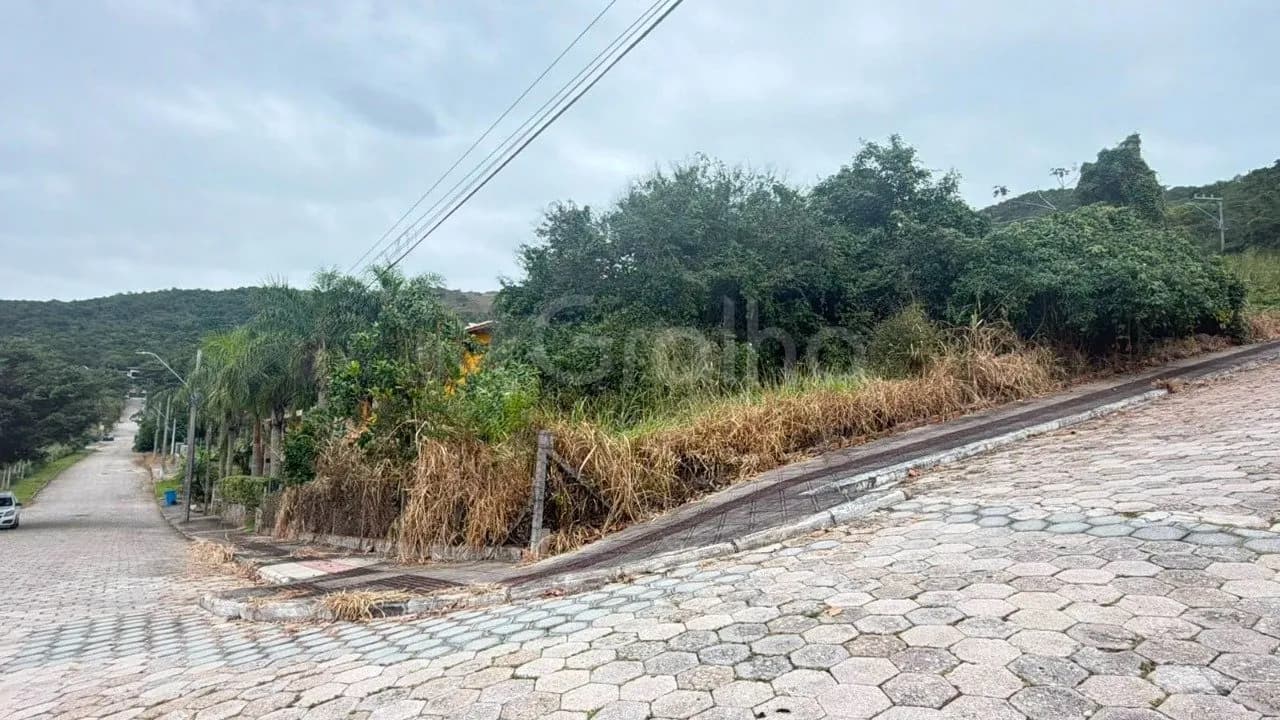 Terreno para venda em Praia Brava com 720 m² — foto principal